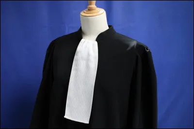 Quel est le nom de la robe d'avocat ?