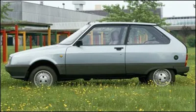 Cette Citro&euml;n fabriqu&eacute;e en Roumanie est sortie en 1984. Quel &eacute;tait ce mod&egrave;le ?