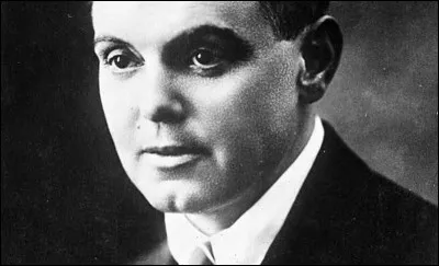 Qui est ''Pierre Mac Orlan'' ?