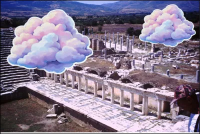 Quel site arch&eacute;ologique de la Gr&egrave;ce antique se cache derri&egrave;re les nuages ?