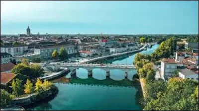Quelle ville se situe dans le d&eacute;partement de la Charente ?