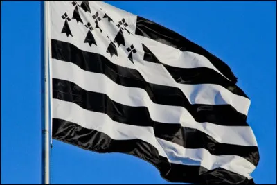 Comment se nomme le fameux drapeau breton ?