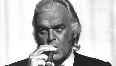 ''Johnny Stark'' a &eacute;t&eacute; longtemps l'impr&eacute;sario de quelle chanteuse avignonnaise ?