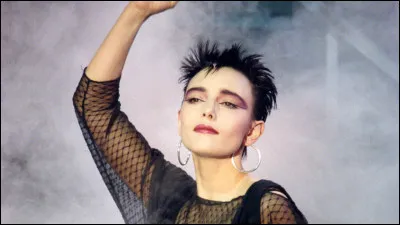 Qui est cette chanteuse, interpr&egrave;te du titre ''Johnny, Johnny'' ?