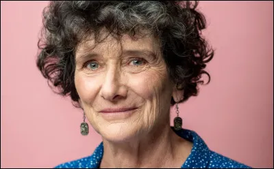 Qui est cette navigatrice, premi&egrave;re femme &agrave; avoir accompli un tour du monde en solitaire lors d'une comp&eacute;tition en 1991 ?