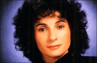 Qui est cette chanteuse dont l'un des albums s'intitule ''Sur un volcan'' ?