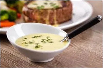 Quelle plante est indispensable &agrave; l'&eacute;laboration de la sauce b&eacute;arnaise ?