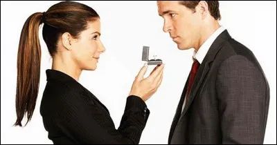 Dans le film "La Proposition", qu'esp&egrave;re Sandra Bullock en &eacute;change d'un mariage blanc ?