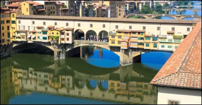 Le Ponte Vecchio se trouve &agrave;...