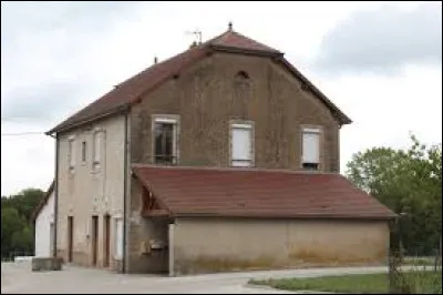 Je vous emm&egrave;ne maintenant &agrave; Ch&ecirc;ne-Sec. Petit village du 39, peupl&eacute; de 39 habitants, il se situe dans l'ancienne r&eacute;gion ...