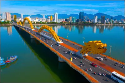 Le pont du Dragon se trouve &agrave;...