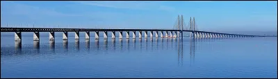 Le pont Oresund se trouve &agrave;...