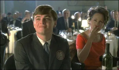 Dans quelle com&eacute;die am&eacute;ricaine joue t-elle la m&egrave;re de Leonardo DiCaprio ?