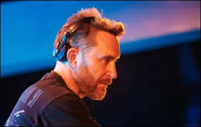 Quel DJ a produit le tube "Gone Gone Gone" ?