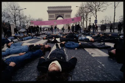 Comment se nomment ces manifestations typiques d'ACT UP, consistant &agrave; faire le mort pour bloquer les rues et les routes ?