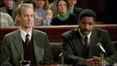 1993. Quel est le nom du film hollywoodien qui traite l'histoire d'un avocat persuad&eacute; d'avoir &eacute;t&eacute; licenci&eacute; pour sa s&eacute;ropositivit&eacute; ?