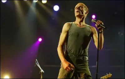 Qui est ce chanteur et guitariste &agrave; l'esprit punk-rock qui est d&eacute;c&eacute;d&eacute; du sida le 10 janvier 2010 ?