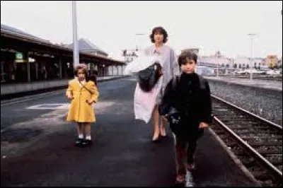 Elle est Camille, une actrice divorc&eacute;e qui part avec ses deux enfants, dans ce film de Nicole Garcia :