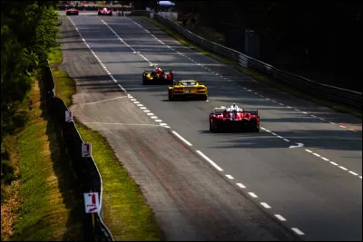 Quel est le nom de cette ligne droite du circuit des 24 Heures du Mans ?