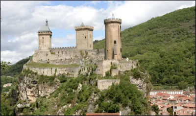 Quelle est la pr&eacute;fecture de l'Ari&egrave;ge ?