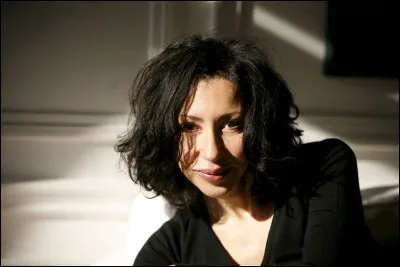 Qui a &eacute;crit la pi&egrave;ce de th&eacute;&acirc;tre "Art", publi&eacute;e en 1994 ?