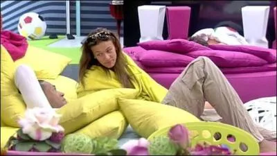 Combien Julie a-t-elle de portables ?