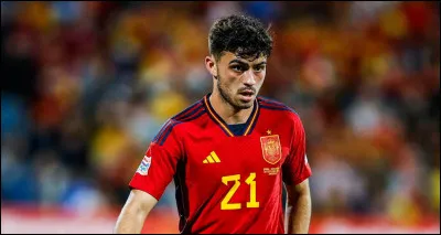 Parmi les grands favoris nous retrouvons &eacute;videmment l'Espagne championne d'Europe en titre avec sa force collective qui la caract&eacute;rise. Et qui d'autre que ce joueur pour repr&eacute;senter cette force, vous avez son nom en t&ecirc;te ?