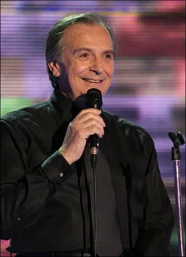 Avant d'avoir t Marc dans une srie sur TF1, il a t un Charlot, c'est ...