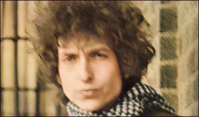 Je souhaite &eacute;couter "Rainy Day Women #12 & 35" et "Just Like a Woman". Quel album dois-je acheter ?