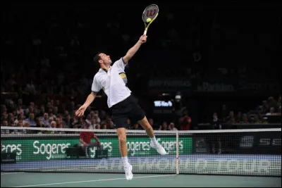 Pouvez-vous me dire le nom de ce coup au tennis, l'un des plus compliqu&eacute;s &agrave; r&eacute;aliser ?