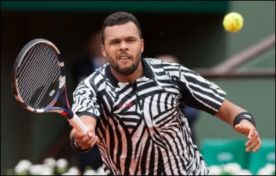 Jo-Wilfried Tsonga est l'un des meilleurs tennismans fran&ccedil;ais de tout les temps. Mais savez-vous combien de troph&eacute;es en simple il a remport&eacute;s pendant sa carri&egrave;re en pro ?