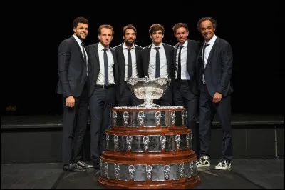 Un tournoi assez particulier, mais tr&egrave;s connu, oppose des s&eacute;lections nationales compos&eacute;es de plusieurs joueurs. Comment s'appelle ce tournoi ?