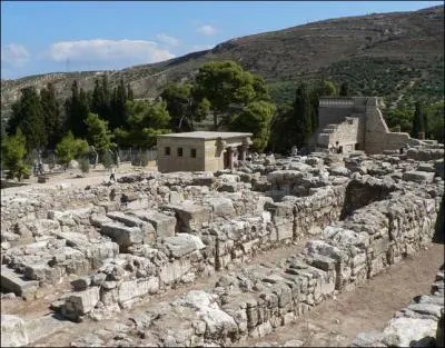 En 1901 le britannique Evans commence le dbut des fouilles d'un important site archologique de la Crte. De quel site s'agit-il ?