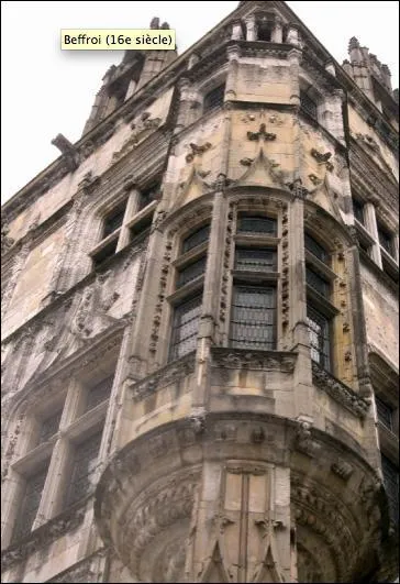 C'est un beffroi du 16me sicle situ dans une ville d'Eure-et Loire