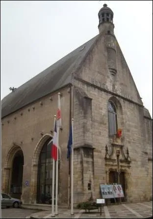 Hotel de ville d'un chef-lieu de canton du dpartement du Cher