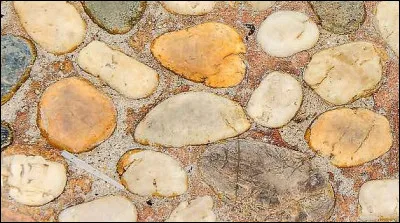 Comment se nomme ce b&eacute;ton avec de gros galets ?