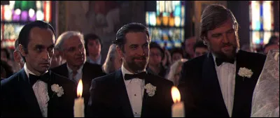 "Voyage au bout de l'enfer" est un long-m&eacute;trage jou&eacute; par Robert de Niro.