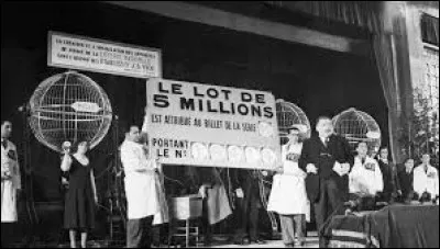 La Loterie nationale fut cr&eacute;&eacute;e en 1933, dans le but de venir en aide aux Gueules ..., les soldats de la premi&egrave;re guerre mondiales !
