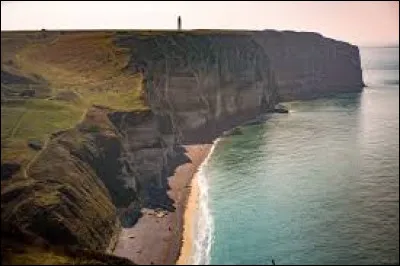 Quel est le rythme moyen de recul des falaises par an ?