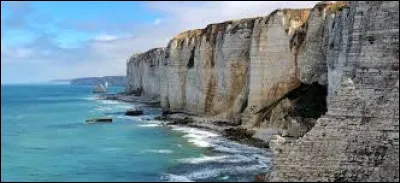 Entre quelles villes s&rsquo;&eacute;tend la c&ocirc;te d'Alb&acirc;tre ?