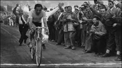 Fausto Coppi a remport&eacute; son premier Tour d'Italie &agrave; l'&acirc;ge de 20 ans : c'&eacute;tait en ...
