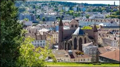 Quelle ville se situe dans le d&eacute;partement des Vosges ?