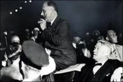 Franklin Roosevelt a aussi &eacute;chapp&eacute; &agrave; un attentat, &agrave; Miami en f&eacute;vrier 1933 : quelle en est la particularit&eacute; ?