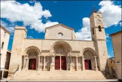 Quelle ville du Gard est connue pour son abbaye et comme lieu de p&egrave;lerinage d&egrave;s le Moyen &Acirc;ge ?