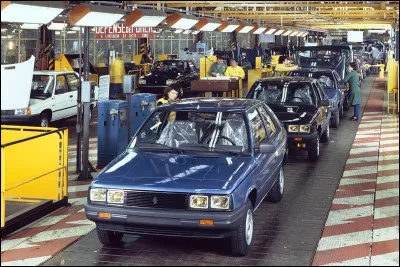 La Renault 11 a &eacute;t&eacute; produite, de 1981 &agrave; 1989, &agrave; ...