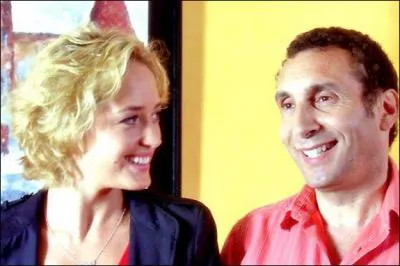 Quel est le titre de l'un de ses derniers films, sorti en 2009, dans lequel elle fait croire  son entourage qu'elle est marie avec Farid, un accordeur de piano ?