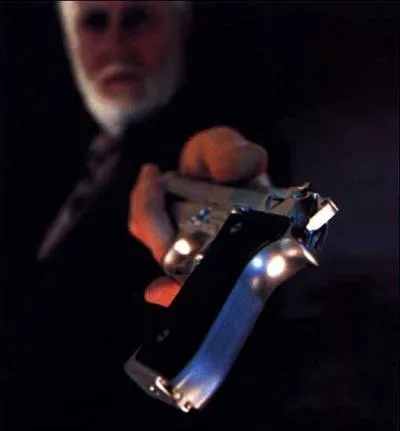 En 1997, retour aux sources, elle incarne une hrone de sitcom dans un film de Matthieu Kassovitz. Lequel ?