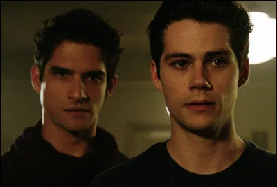Dans la saison 1 premier &eacute;pisode, que font Scott et Stiles pendant la nuit ?