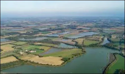 Mon d&eacute;partement est compos&eacute; de plusieurs entit&eacute;s culturelles et historiques : la Bresse savoyarde, le Bugey, le pays de Gex et... (photo de cette r&eacute;gion).