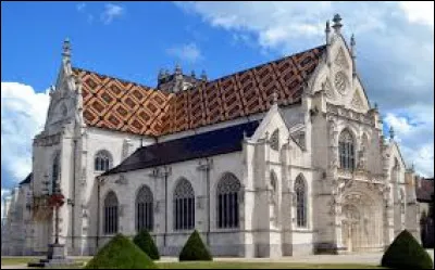 Quel c&eacute;l&egrave;bre monast&egrave;re m&eacute;di&eacute;val, n&eacute;cropole des ducs de Savoie, se situe dans l&rsquo;Ain ?